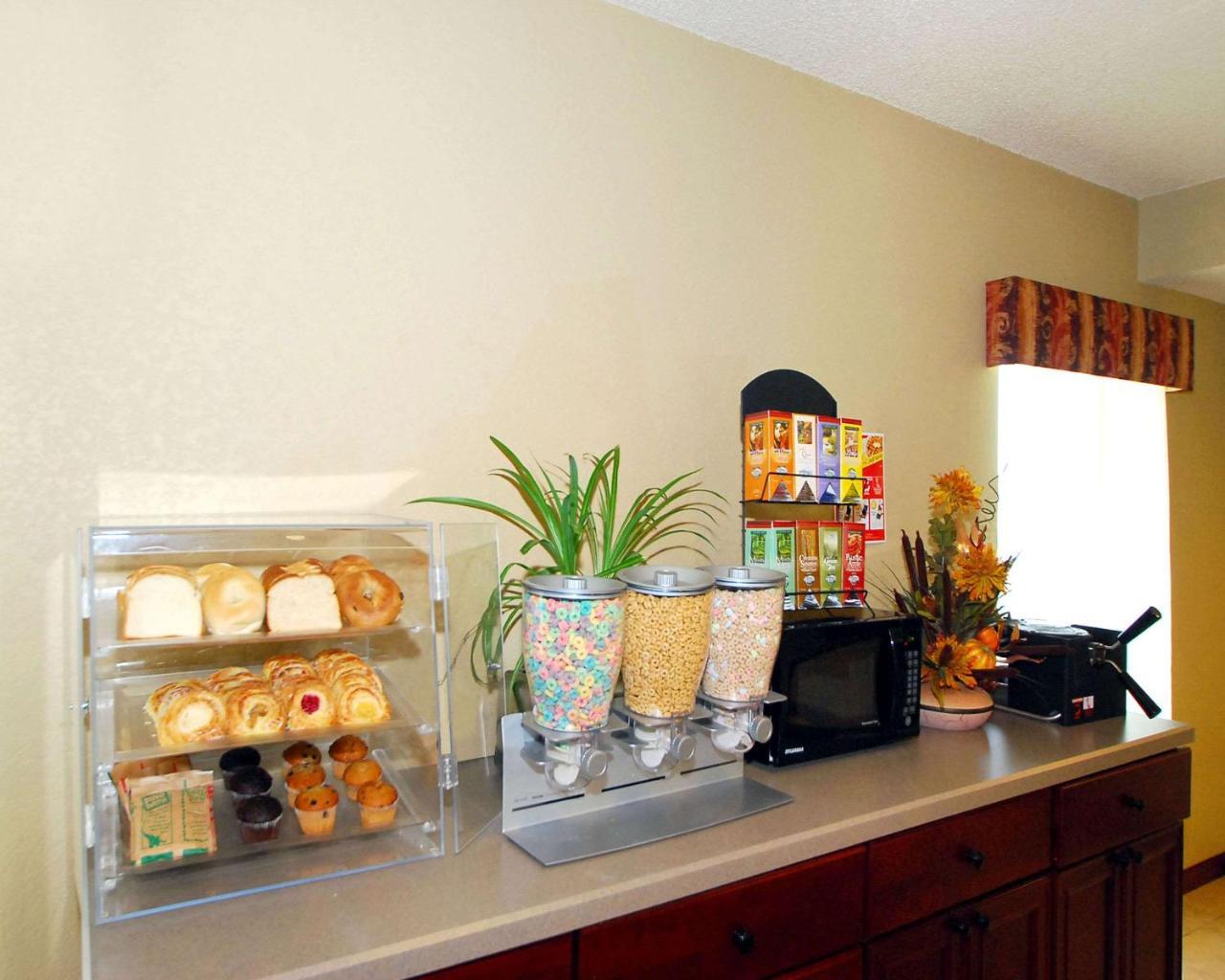 Econo Lodge Inn & Suites Kearney Ngoại thất bức ảnh